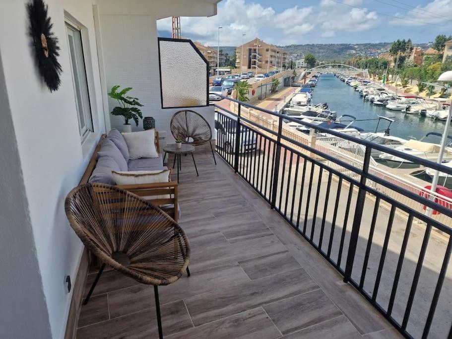 Waterfront 3 Bed Apartment, 90m From The