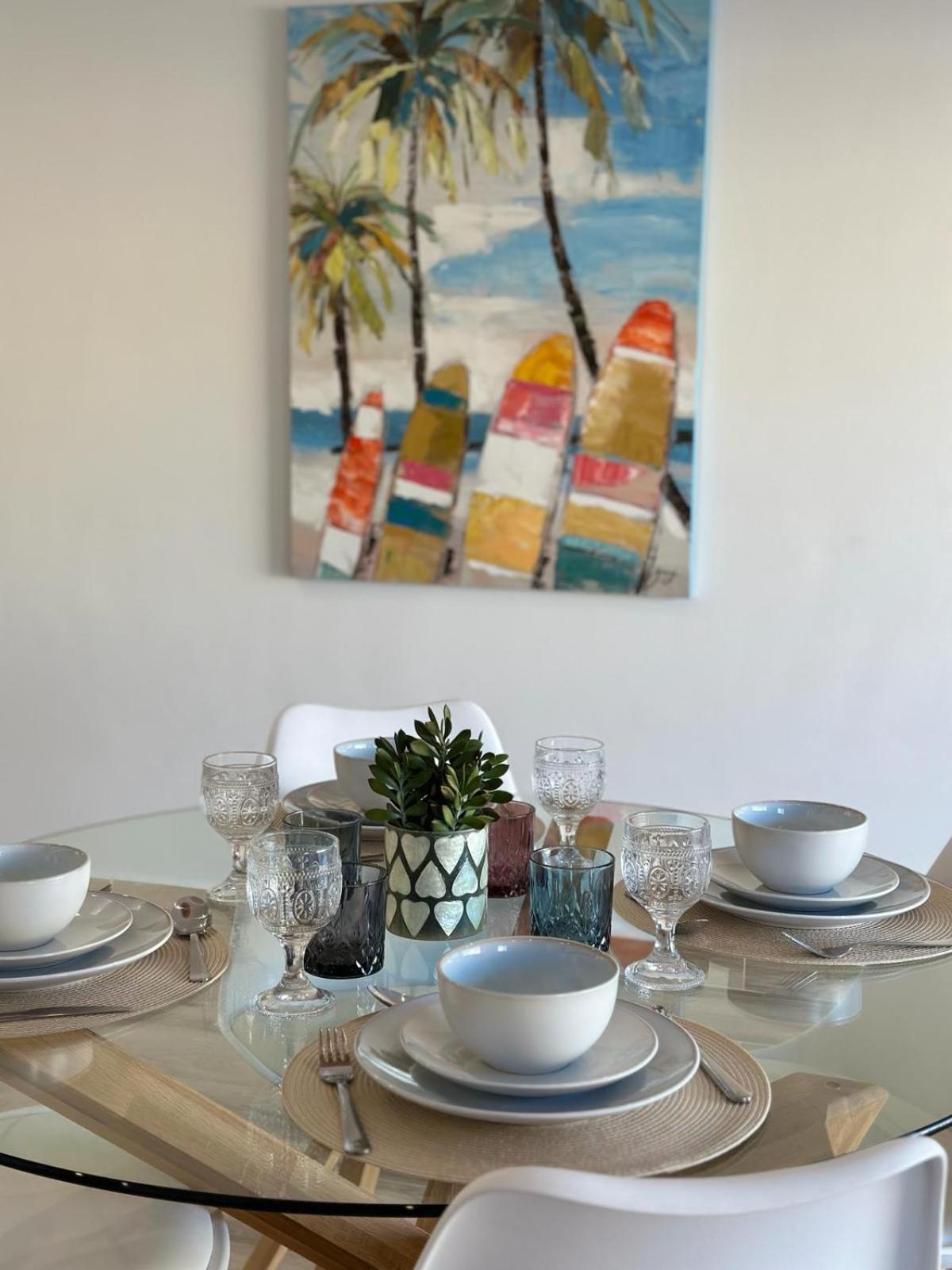 Waterfront 3 Bed Apartment, 90m From The * Platja de Larenal
