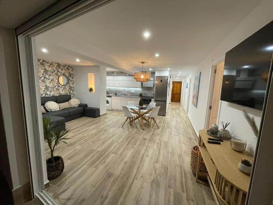 Waterfront 3 Bed Apartment, 90m From The Appartement *